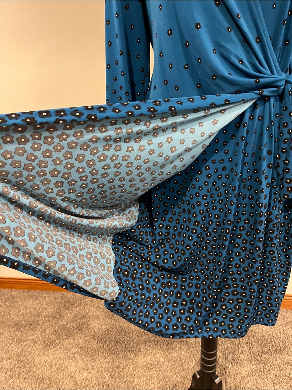 Anne Klein Blue Faux-Wrap Long Sleeve Dress with Knot Detail size large - Picture 6 of 10